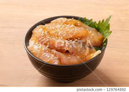 醃製鯛魚蓋飯 醃製鯛魚蓋飯 129764892