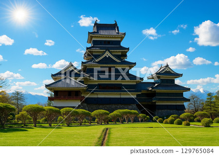 嫩葉新綠的松本城 129765084