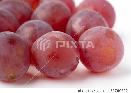 新鮮特拉華葡萄的特寫 129766832
