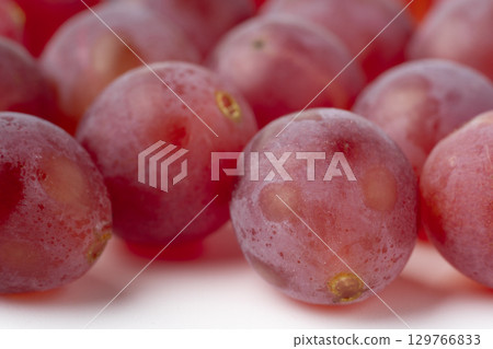 Close-up of fresh Delaware grapes Close-up of fresh Delaware grapes 129766833