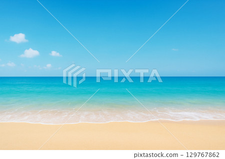 夏季沙灘背景，碧綠的海水和藍天 129767862