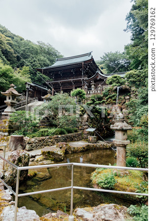 Inaba Shrine Tower Gate 129769162