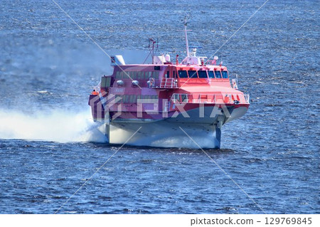 An exhilarating ride across the ocean... A Jetfoil gliding through Tokyo Port An exhilarating ride across the ocean... A Jetfoil gliding through Tokyo Port 129769845
