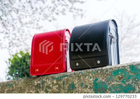 一個書包 129770233