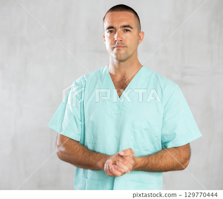 doctor actively imparts 129770444