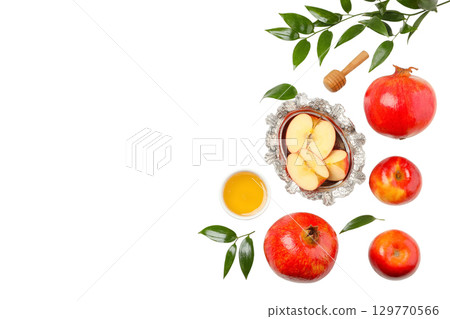 Fruits with honey in a bowl, isolated on white, PNG 129770566