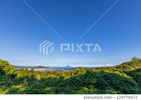 從鹿兒島縣南薩摩市三取嶺眺望開聞山 從鹿兒島縣南薩摩市三取嶺眺望開聞山 129770872