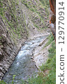 The clear stream of Kiyotsu Gorge, huge rock walls, and cliffs with columnar joints 129770914