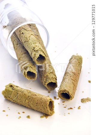 Green tea flavor egg rolls 129771015