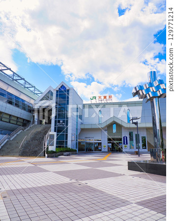 The east exit of Tendo Station under the blue sky and the entrance to the Tendo City Shogi Museum, Tendo City, Yamagata Prefecture The east exit of Tendo Station under the blue sky and the entrance to the Tendo City Shogi Museum, Tendo City, Yamagata Prefecture 129771214