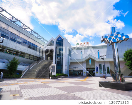 The east exit of Tendo Station under the blue sky and the entrance to the Tendo City Shogi Museum, Tendo City, Yamagata Prefecture 129771215