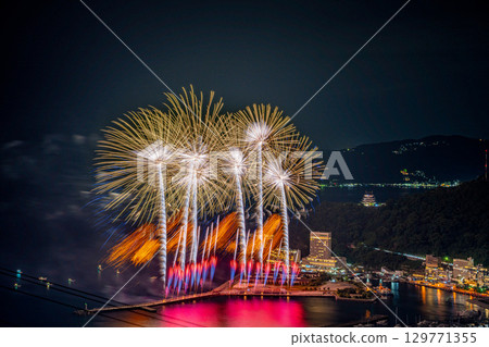 [靜岡縣]熱海的百萬夜景和海上煙火 129771355