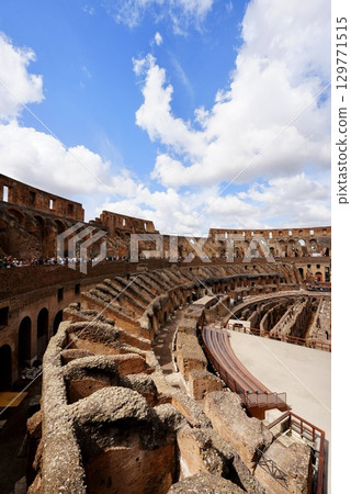 世界遺產羅馬競技場內部景觀及古代遺址 世界遺產羅馬競技場內部景觀及古代遺址 129771515