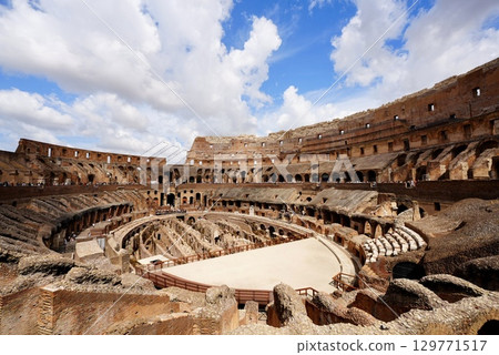 世界遺產羅馬競技場內部景觀及古代遺址 世界遺產羅馬競技場內部景觀及古代遺址 129771517