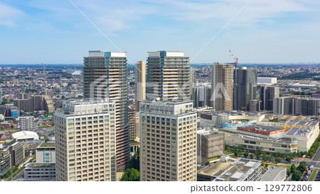現代城市的無人機鳥瞰圖 現代城市的無人機鳥瞰圖 129772806