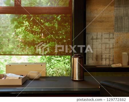 The ruins of a bankrupt hotel in a Japanese tourist spot 129772882