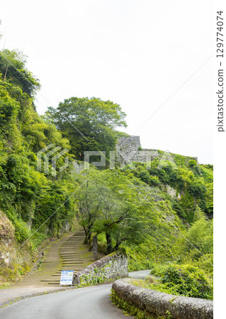 Oka castle ruins 129774074