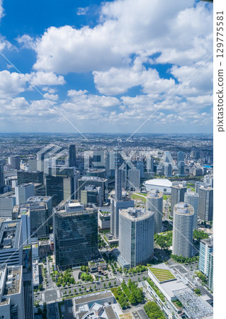 神奈川縣：雲霧繚繞的橫濱港未來城市景觀 129775581