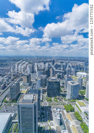 神奈川縣：雲霧繚繞的橫濱港未來城市景觀 129775582