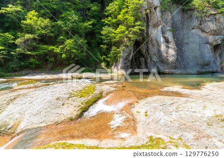 <群馬縣>夏季的吹割瀑布 129776250