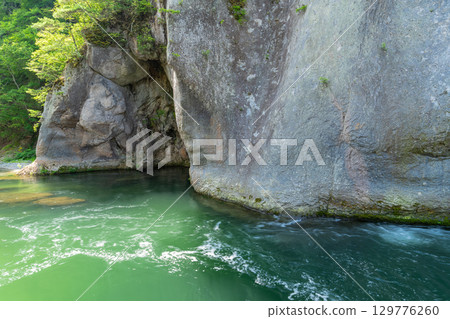<Gunma Prefecture> Fukiware Falls in summer 129776260