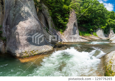 <群馬縣>夏季的吹割瀑布 129776265