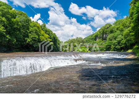 <群馬縣>夏季的吹割瀑布 129776272