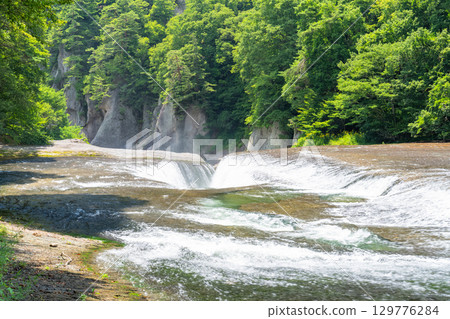 <群馬縣>夏季的吹割瀑布 129776284