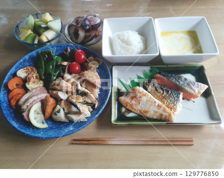 套餐/ 以豪華烤魚、烤肉、烤蔬菜為主的創意日式套餐 套餐/ 以豪華烤魚、烤肉、烤蔬菜為主的創意日式套餐 129776850