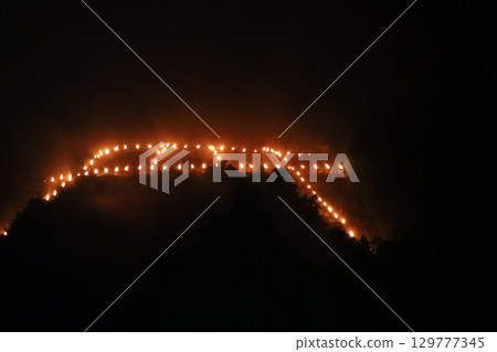 京都夏末：五山送火（山火）/鳥居門風格 129777345