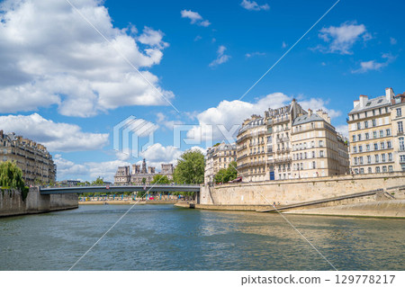 View of Paris from the Seine 129778217