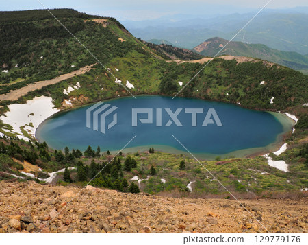 [Mountain scenery] Fukushima Prefecture, Mt. Issaikyo Climbing, Lake Goshiki 129779176