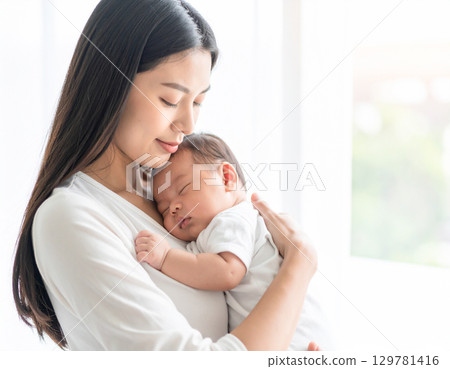 年輕母親抱著嬰兒，生成式人工智慧，人工智慧圖像 129781416