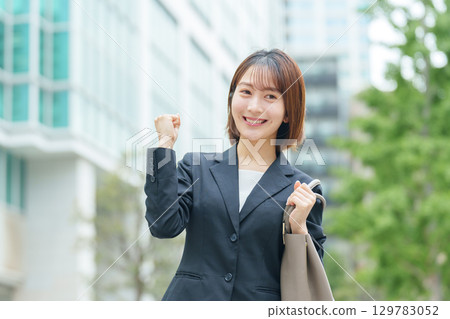 Young woman business outdoors Young woman business outdoors 129783052