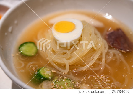 韓國 冷面 冷麵 水冷麵 食物 料理 물냉면 Naengmyeon スイレイメン 129784002