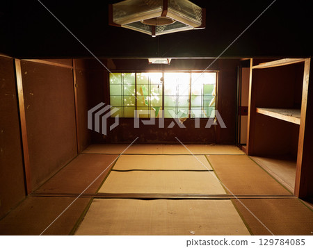 The ruins of a bankrupt hotel in a Japanese tourist spot The ruins of a bankrupt hotel in a Japanese tourist spot 129784085