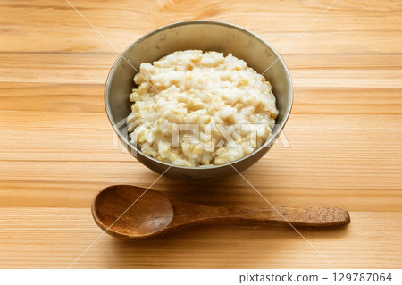 Brown rice porridge: typical Japanese rice dish (porridge) Brown rice porridge: typical Japanese rice dish (porridge) 129787064
