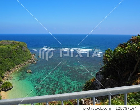 沖繩之旅的懸崖、碧海、藍天 沖繩之旅的懸崖、碧海、藍天 129787164