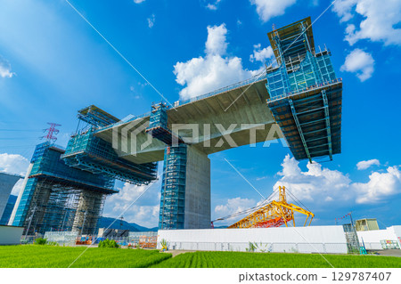 大阪府淀川右岸新名神高速公路建設中懸臂施工法 129787407