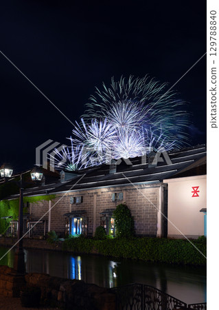 Fireworks that light up the night in Otaru Fireworks that light up the night in Otaru 129788840