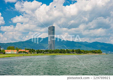 Summer scenery of Lake Biwa, Otsu City, Shiga Prefecture 129789921