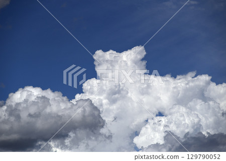 Summer blue sky and white clouds 129790052