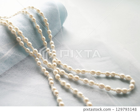 Pearl necklace, pearl accessories, pearl jewelry, background material 129793148