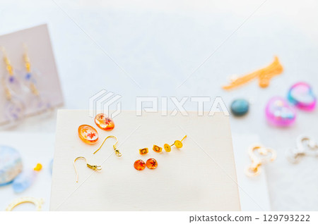 Making accessories with resin Making accessories with resin 129793222