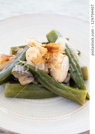 Delicious simmered okra, taro and eggplant 129794407