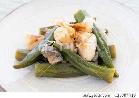 Delicious simmered okra, taro and eggplant 129794410
