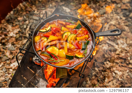 蔬菜雜燴（Ratatouille），一種夏季蔬菜燉菜 129796137