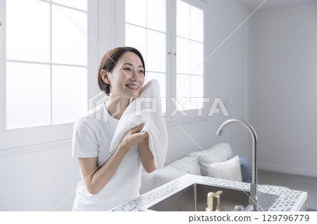 Women who care for your skin Women who care for your skin 129796779