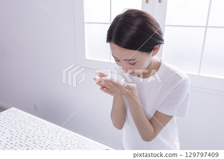 Beauty image, face wash Beauty image, face wash 129797409