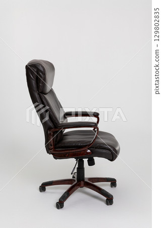 An Elegant Black Office Chair that Ensures Both Comfort and Style for Your Workspace Needs 129802835